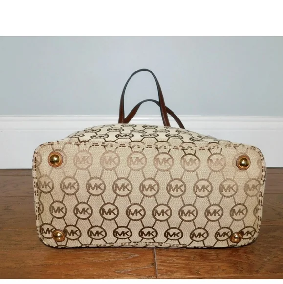 NWT Michael Kors Tote - Picture 5 of 7